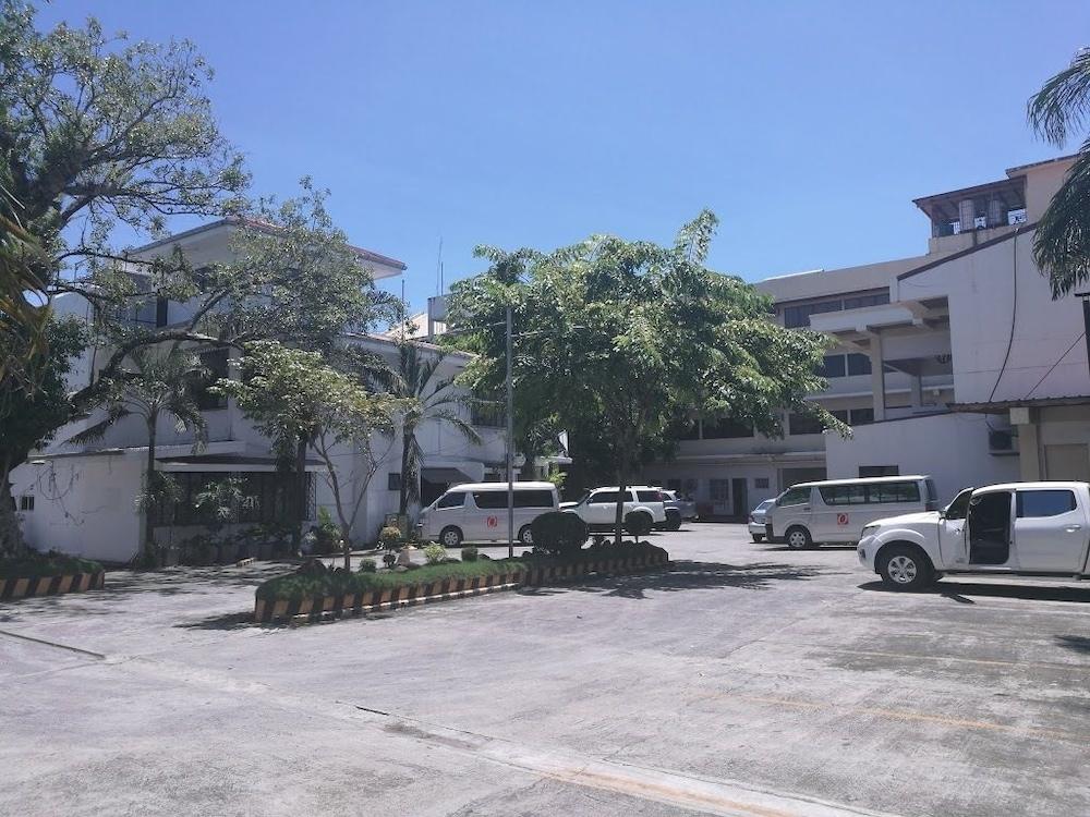 O Hotel Bacolod Exterior foto
