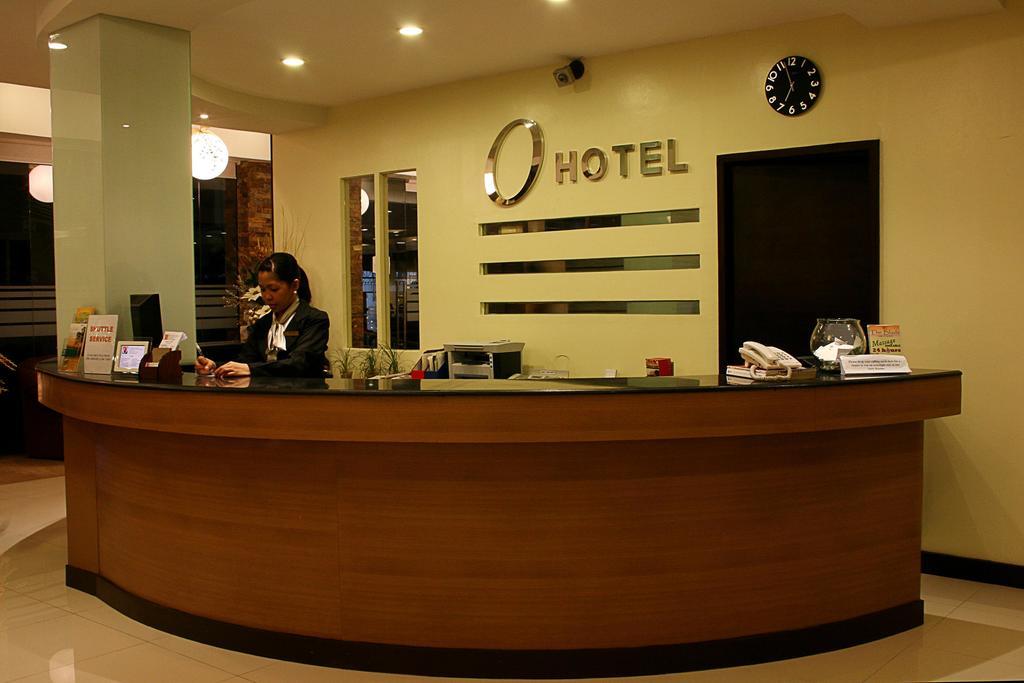 O Hotel Bacolod Exterior foto