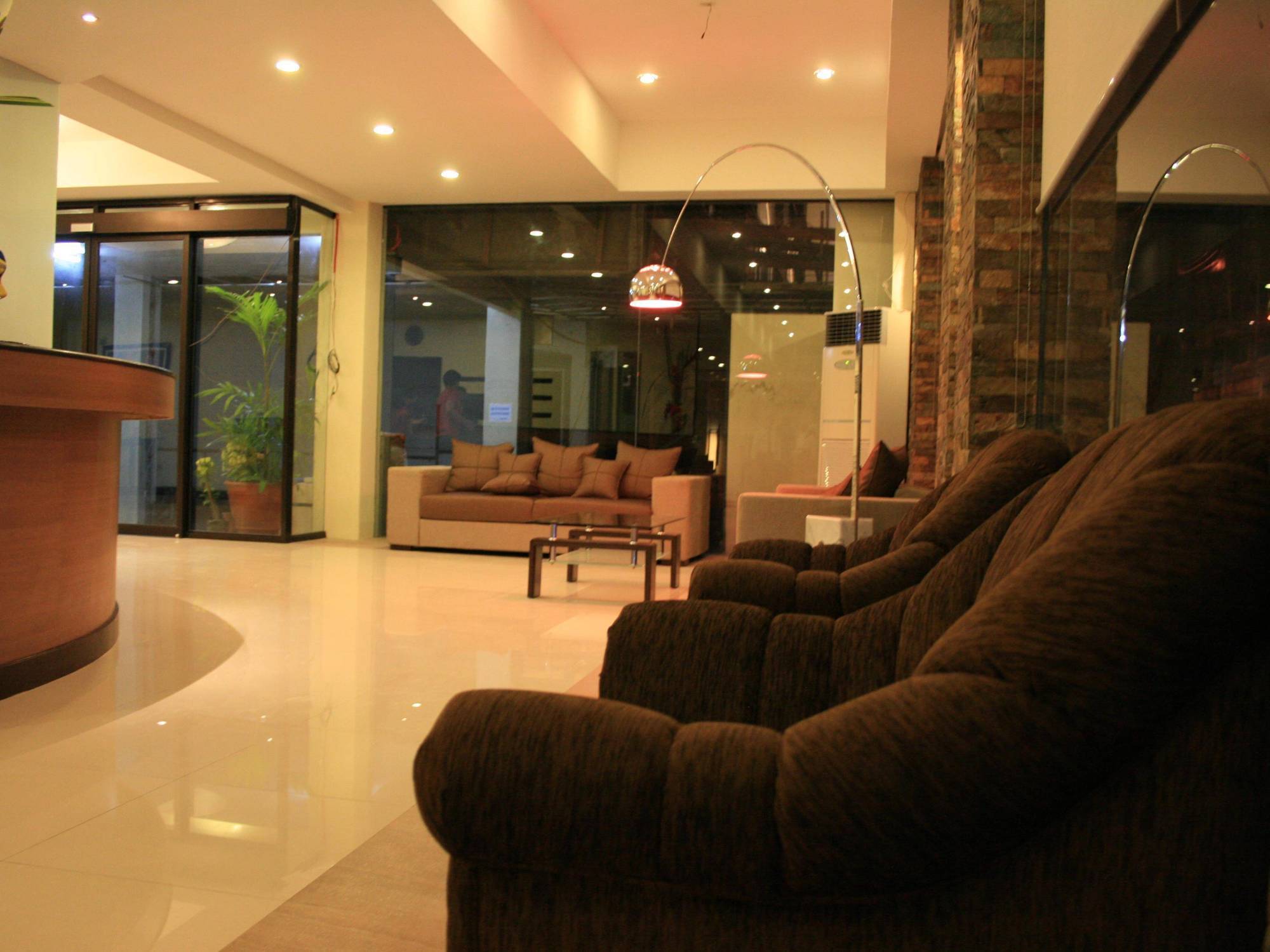 O Hotel Bacolod Exterior foto